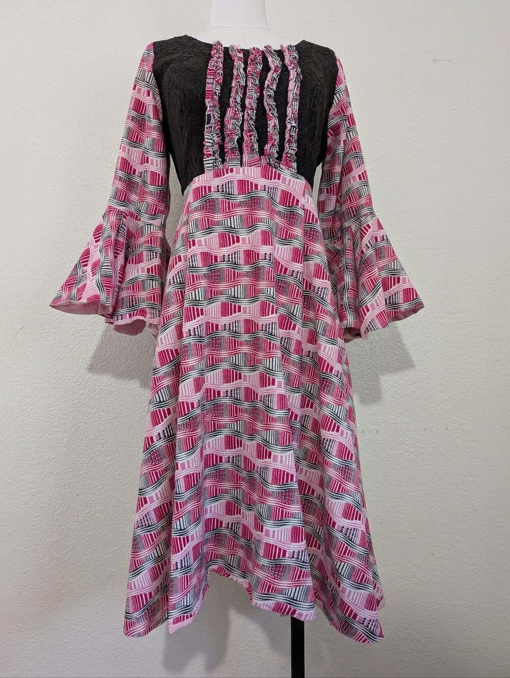 Les Griffes De Ishaan Pink Black Geometric Pattern Lace Bodice &Bell Sleeves